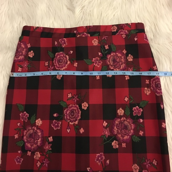NWT | checked & floral pencil skirt - Picture 5 of 8